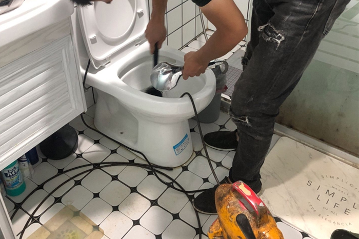 兴隆台马桶堵塞自己疏通还是找师傅？专业上门服务让你省时更省心