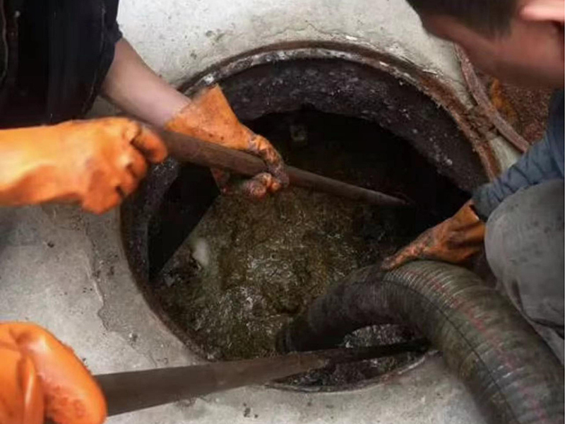 兴隆台清理化粪池时如何避免沼气的危害？